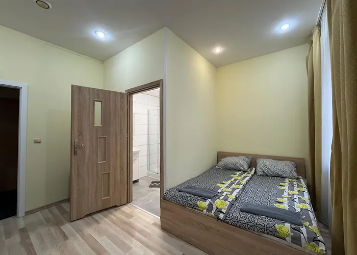 Fry House Hostel - 15min to Dworzec Zachodni, 5min to Klub Progresja Warszawa
